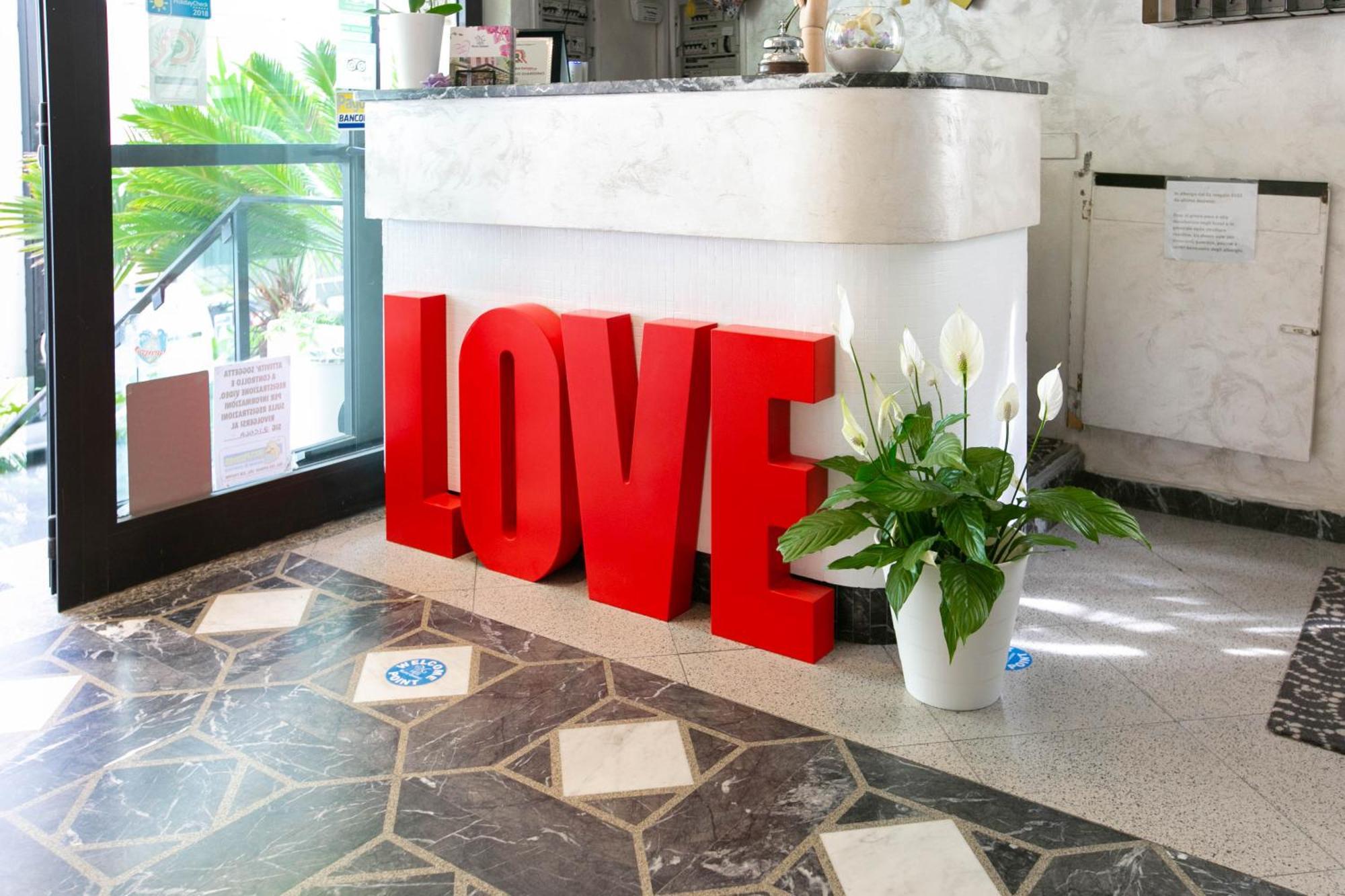 Hotel Nuovo Giardino ริมินี ภายนอก รูปภาพ